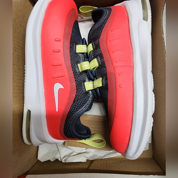 Nike Other - Nike Air Max Axis (TD) 8c